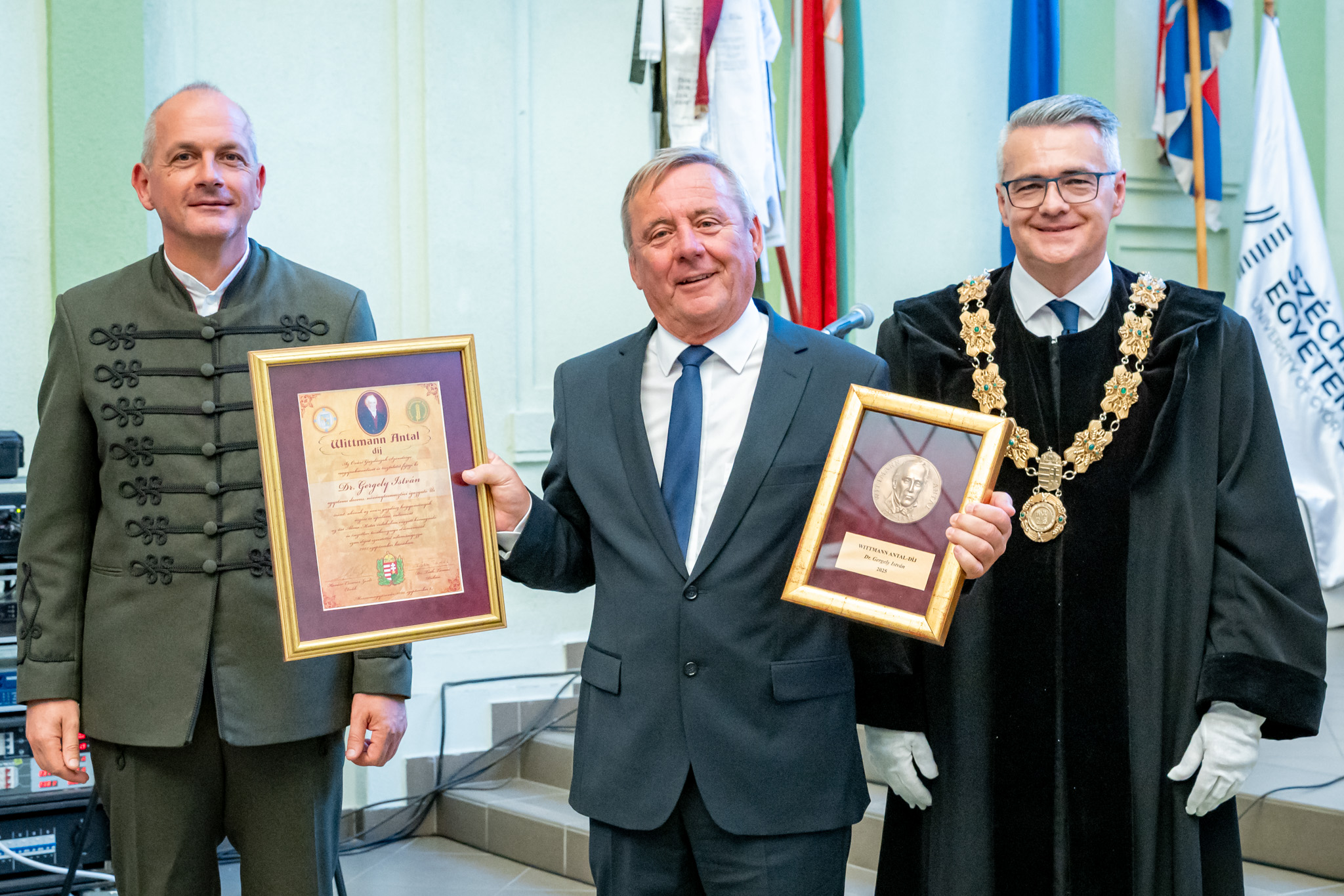 ovar_evnyito_2025 (5).jpg